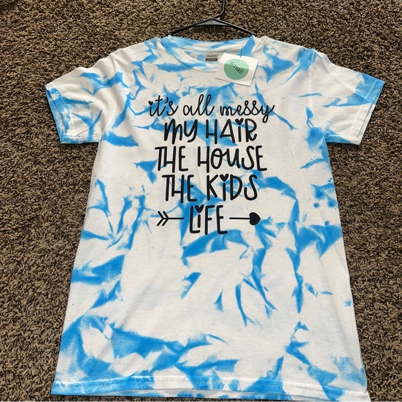 Gildan Tops - NWOT Unisex sizing Gildan Blue and White Tie-Dye Mom Tee